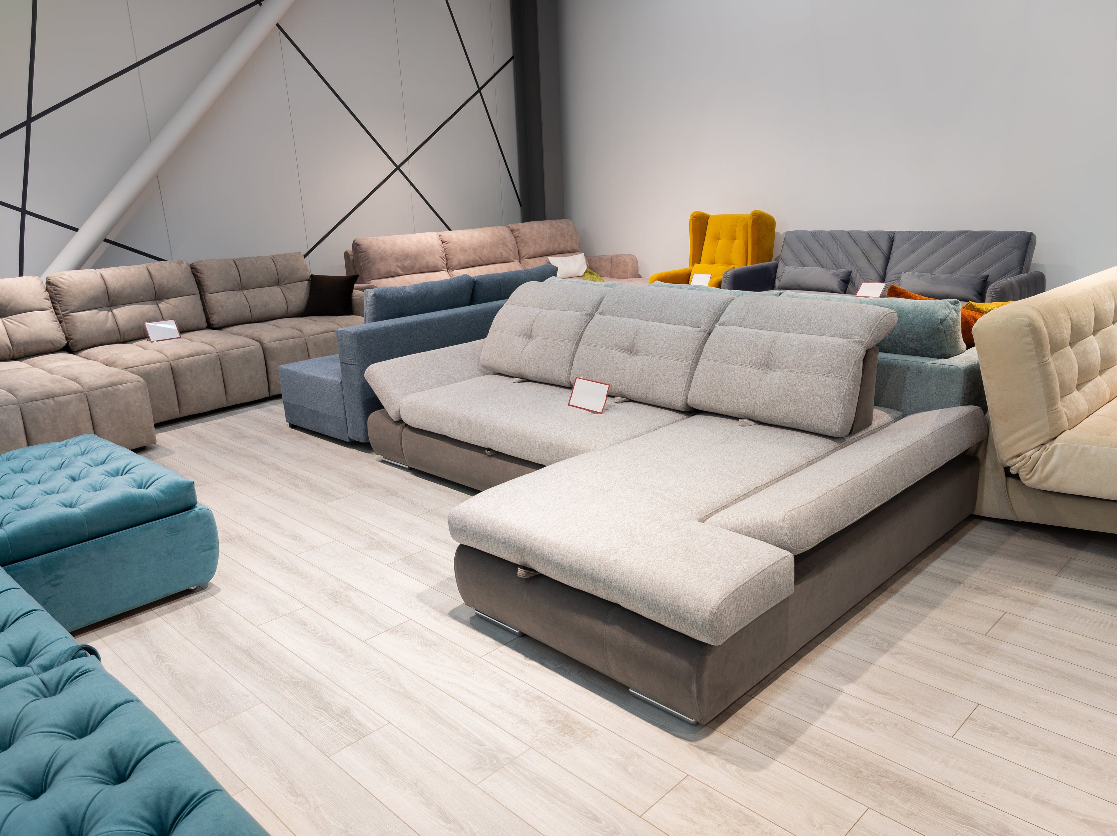 Sofas, Loveseats & Accent Chairs