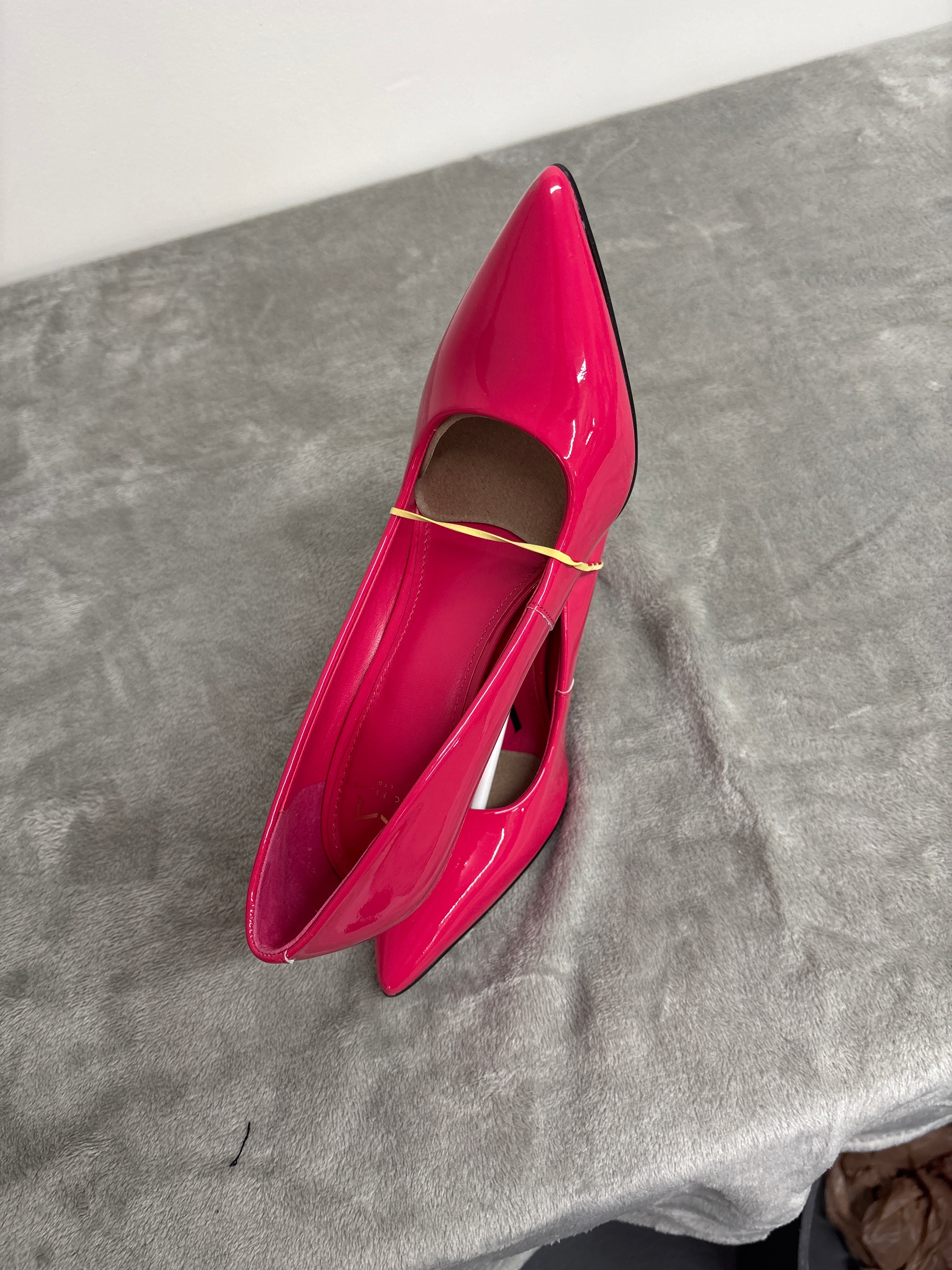 Marc Fisher pink heels