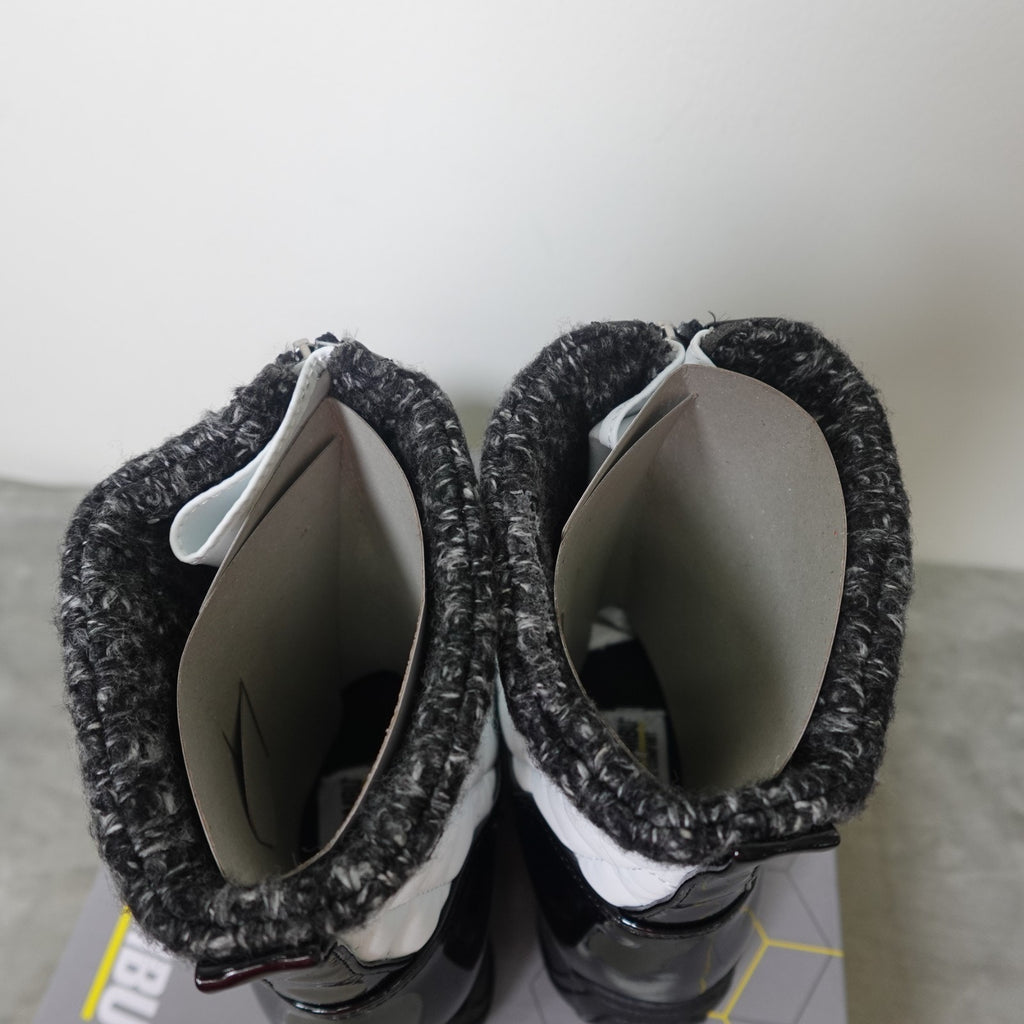 Khombu Megan Women’s 7.5 Winter Snow Boots Waterproof Zip White Black NIB Warm