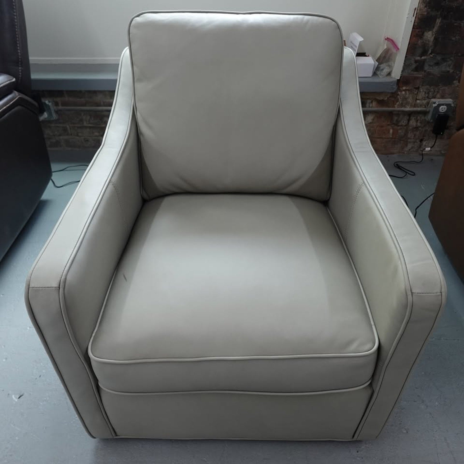 Concise Leather Swivel Chair