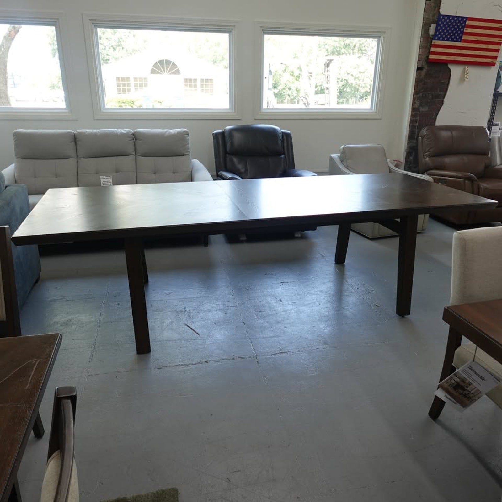 Thomasville Anacortes Dining Table (Scratch & Dent)