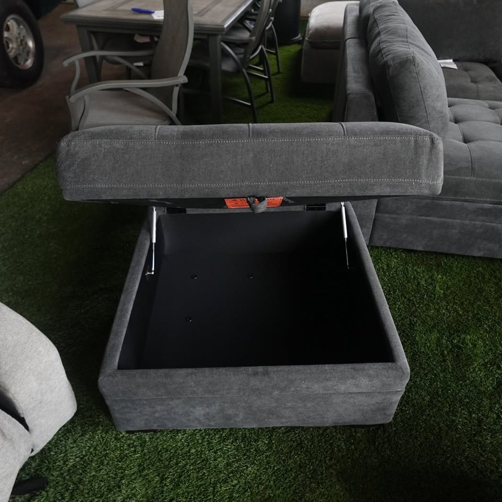 Thomasville Tisdale Modular Sectional 6-piece Dark Gray with Storage Ottoman