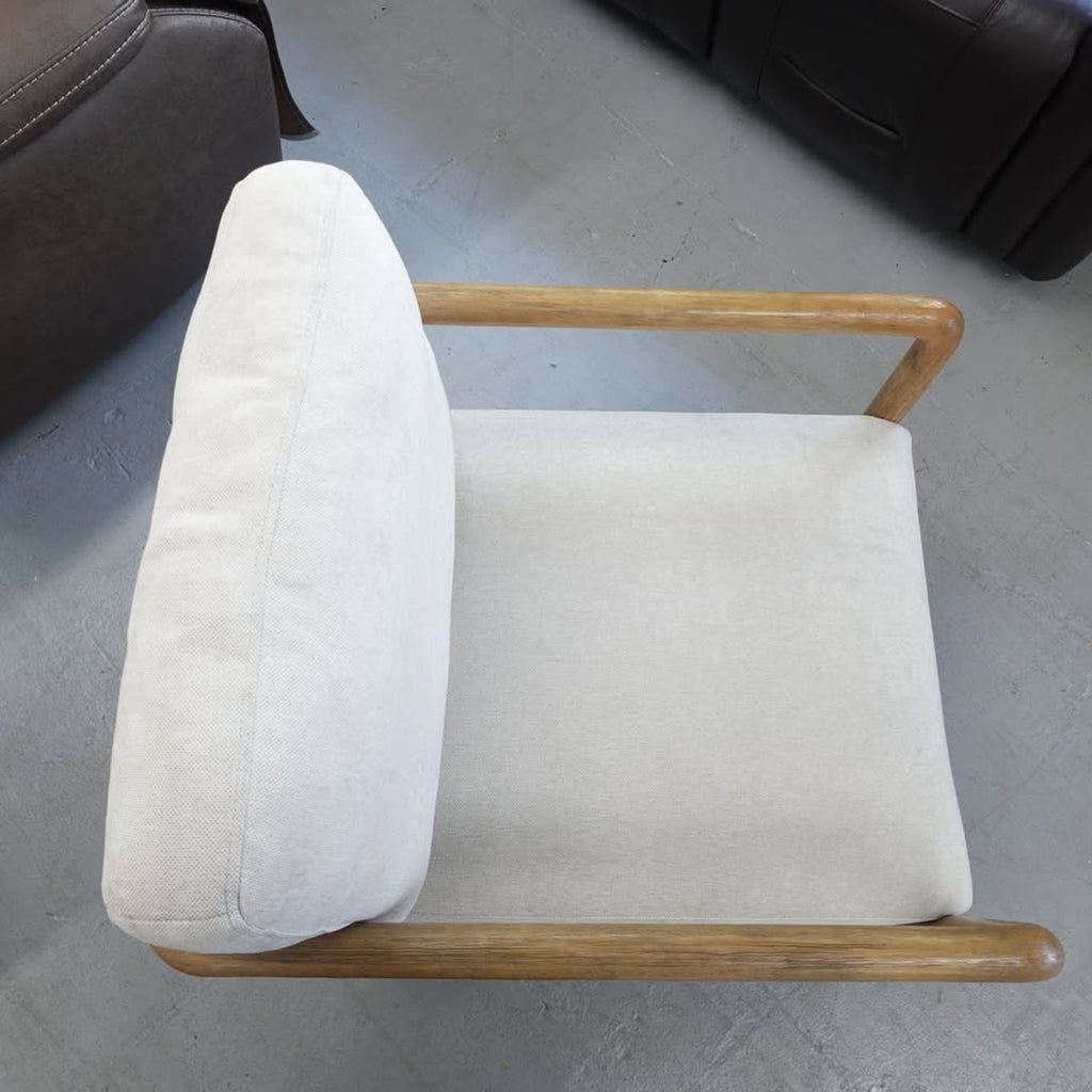 Thomasville Finley Point Accent Chair with Wood Frame