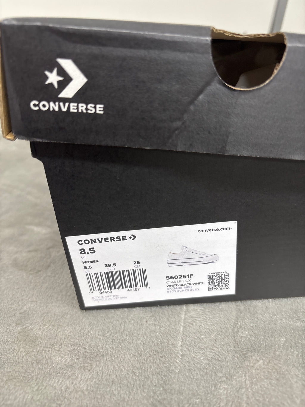 Converse white sneakers 569251f
