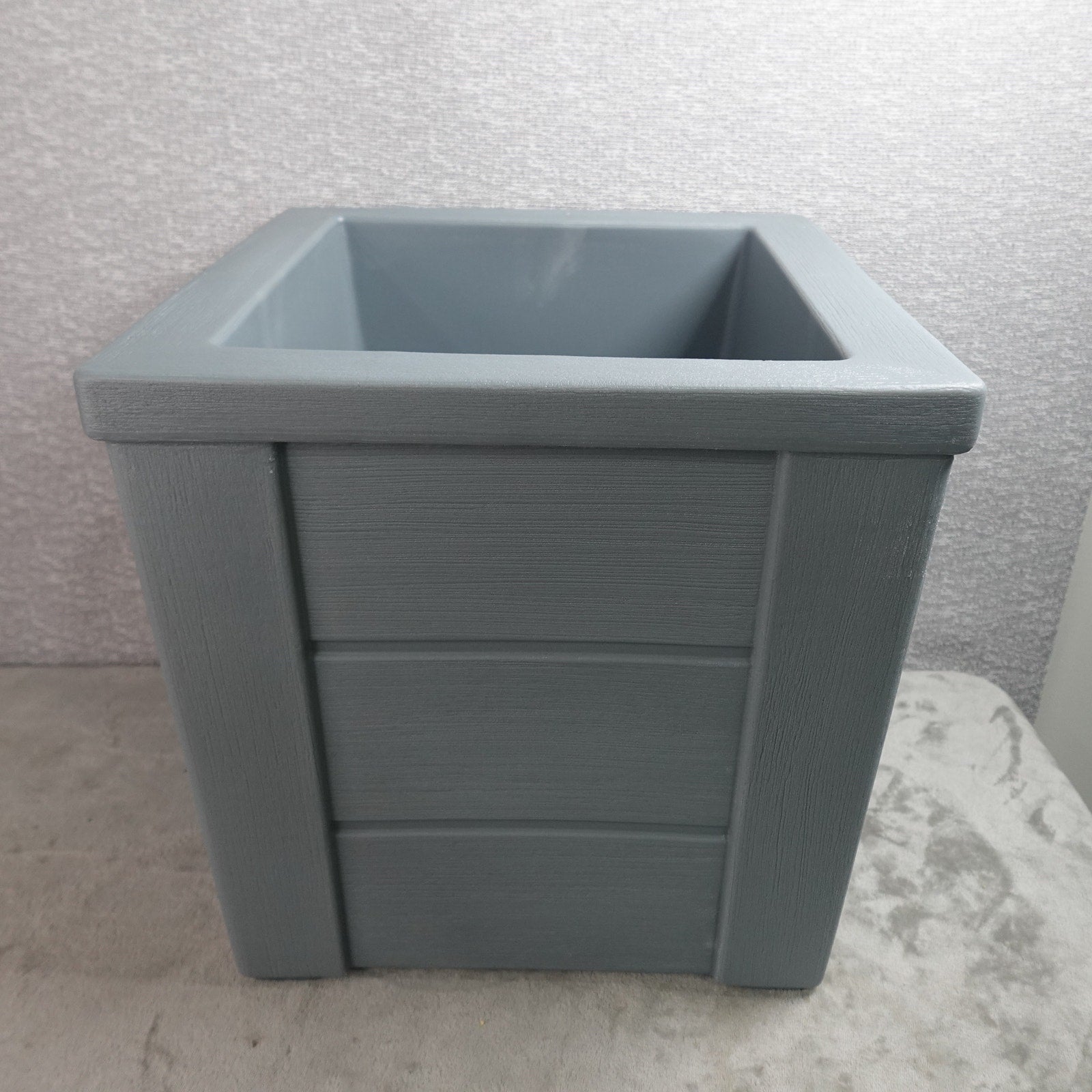 Step2 Lakewood Square Planter Box Gray Outdoor Garden Planter New