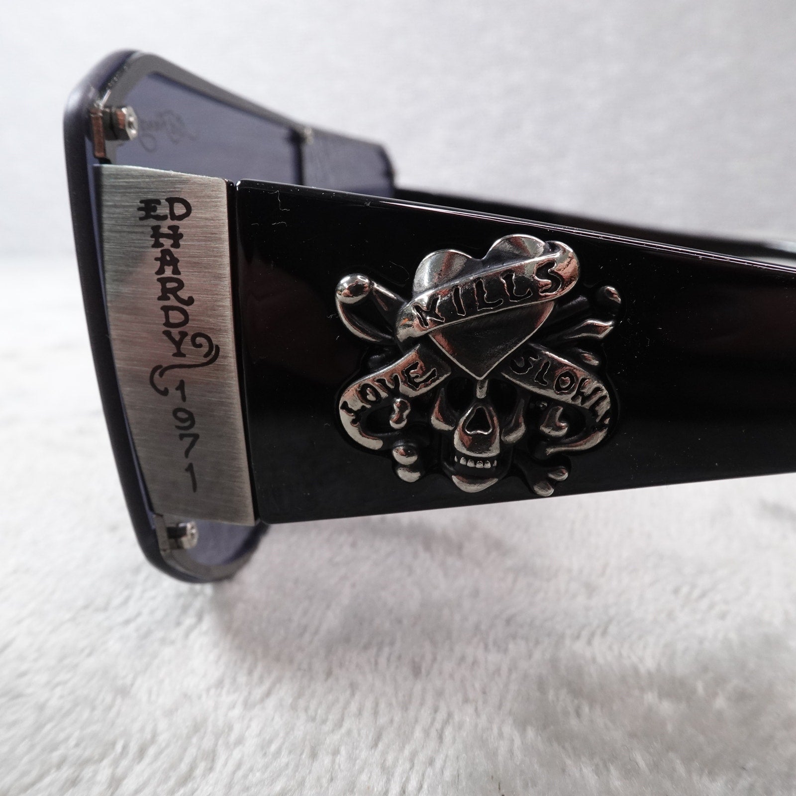 Ed Hardy Fatal Attraction Shield Sunglasses Skull Crossbones Y2K UV400 NEW