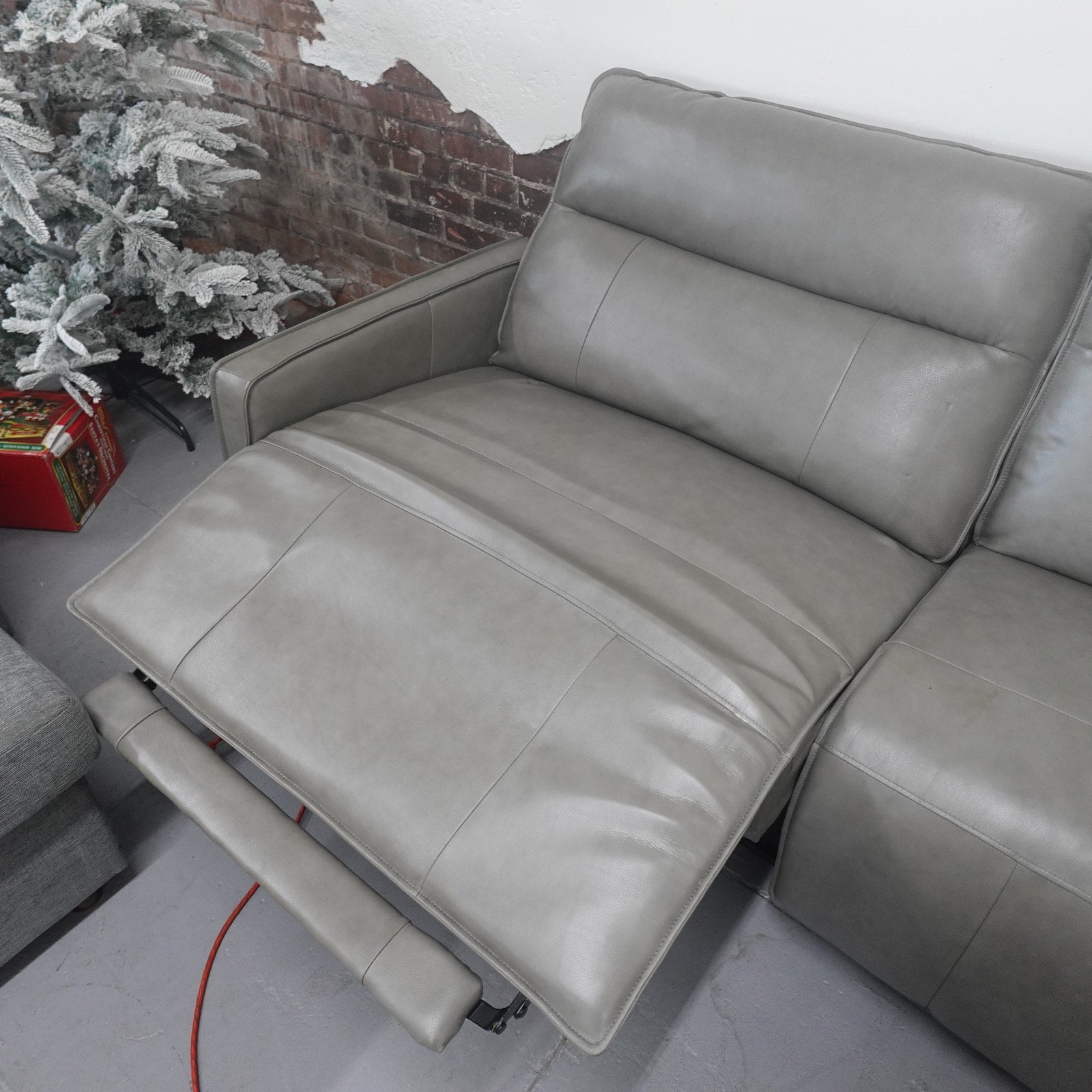 Henredon Keira Leather Power Reclining Sofa with Power Headrests