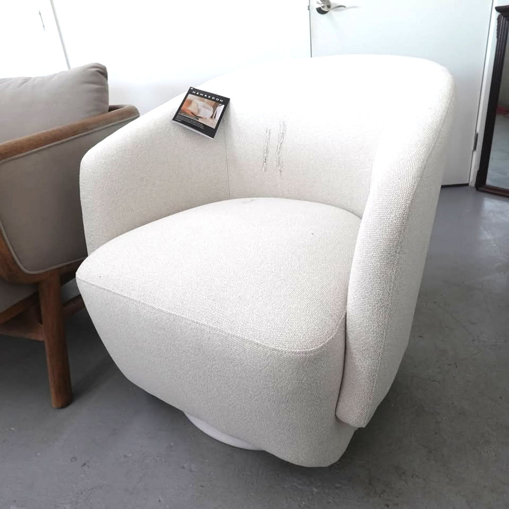 Henredon Murphy Boucle Swivel Accent Chair Ivory Cream Barrel Chair (see pictures)