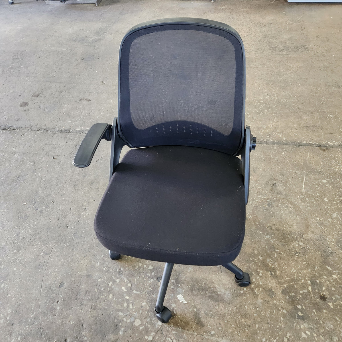 Izy Mesh Ergonomic Office Chair with Flip-up Armrest and Lumbar Support New Damaged (see desc.)