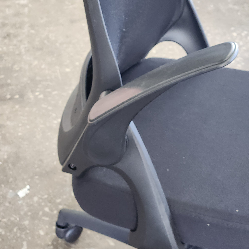 Izy Mesh Ergonomic Office Chair with Flip-up Armrest and Lumbar Support New Damaged (see desc.)
