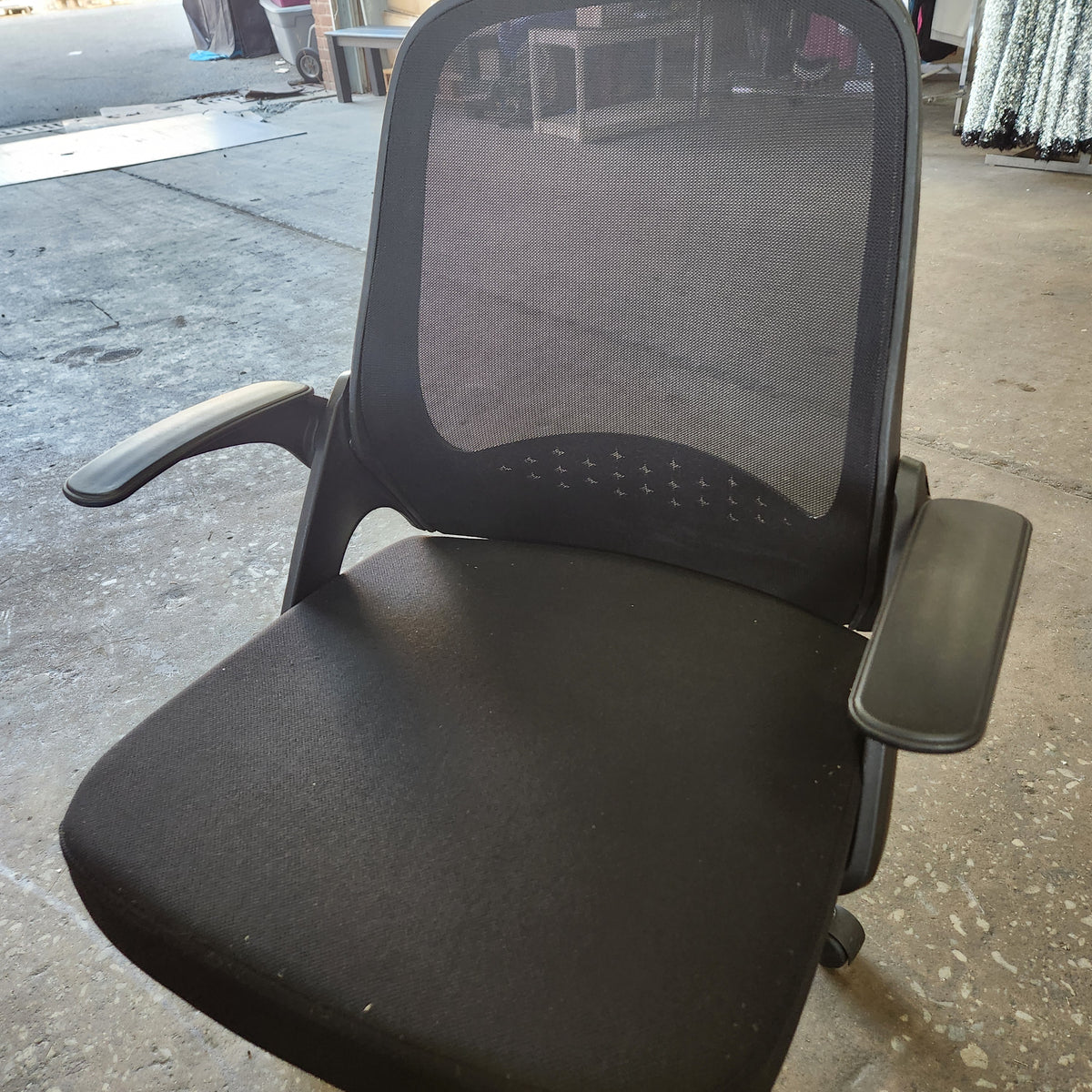 Izy Mesh Ergonomic Office Chair with Flip-up Armrest and Lumbar Support New Damaged (see desc.)