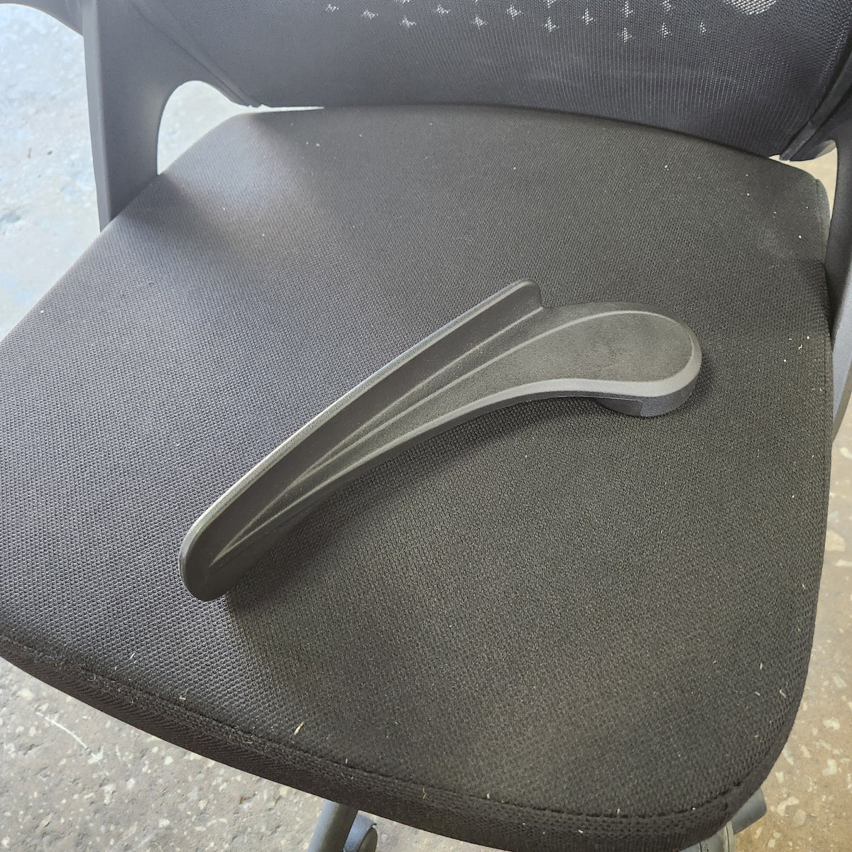 Izy Mesh Ergonomic Office Chair with Flip-up Armrest and Lumbar Support New Damaged (see desc.)