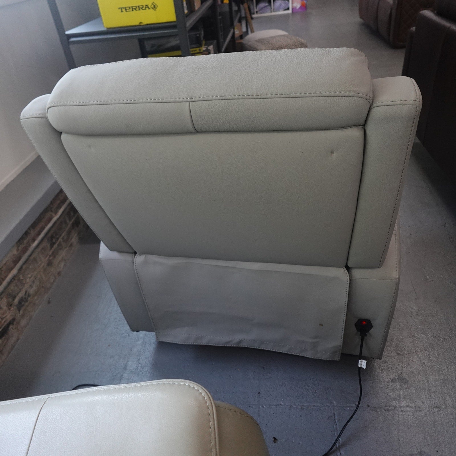 Wren Zero Gravity Power Leather Recliner with Power Headrest