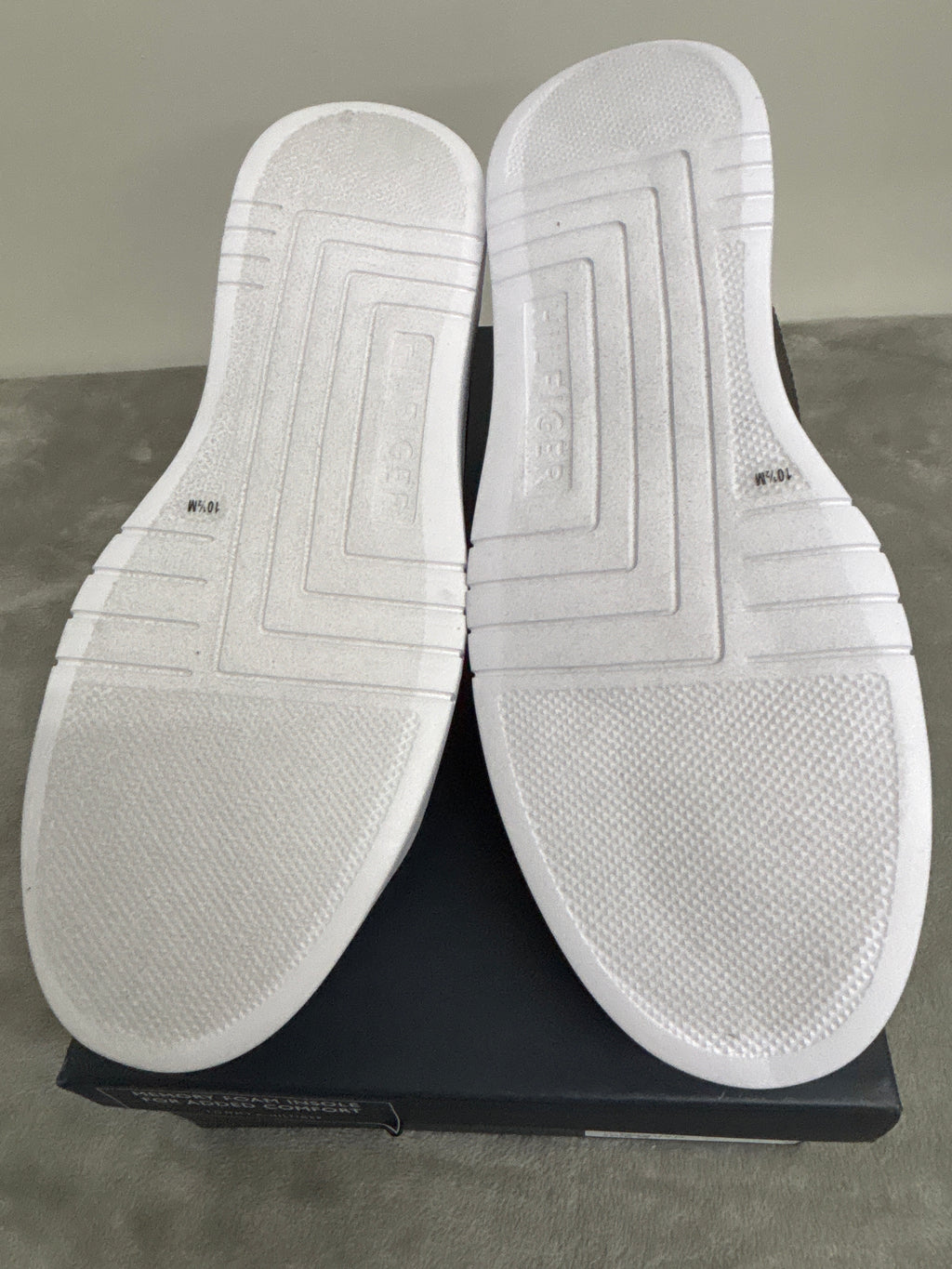 Tommy Hilfiger black sneakers