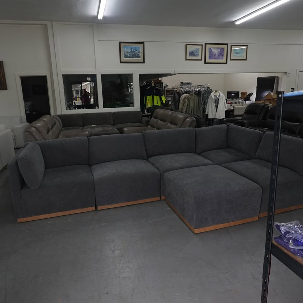Henredon Murphy Fabric Modular Sectional with Ottoman