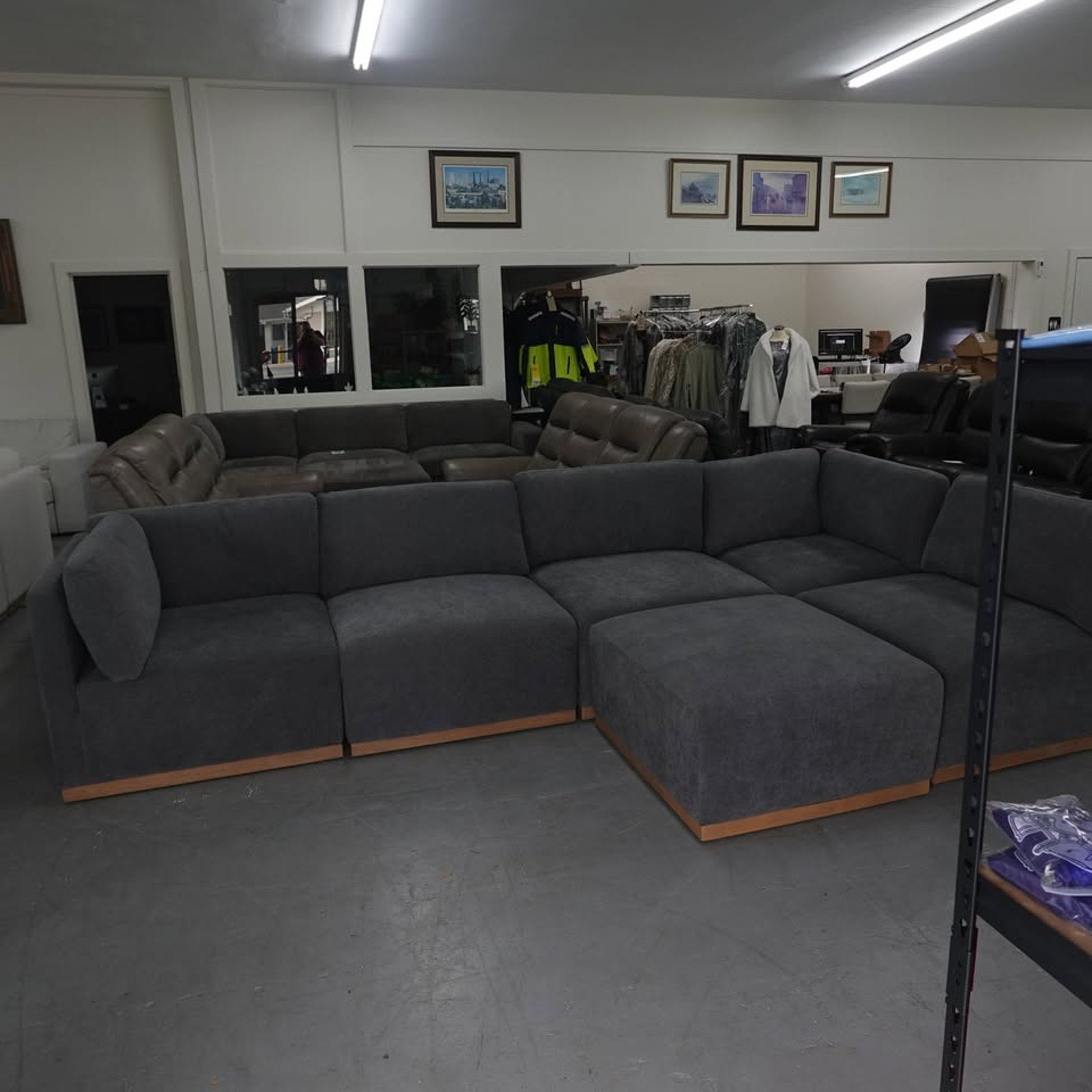 Henredon Murphy Fabric Modular Sectional with Ottoman