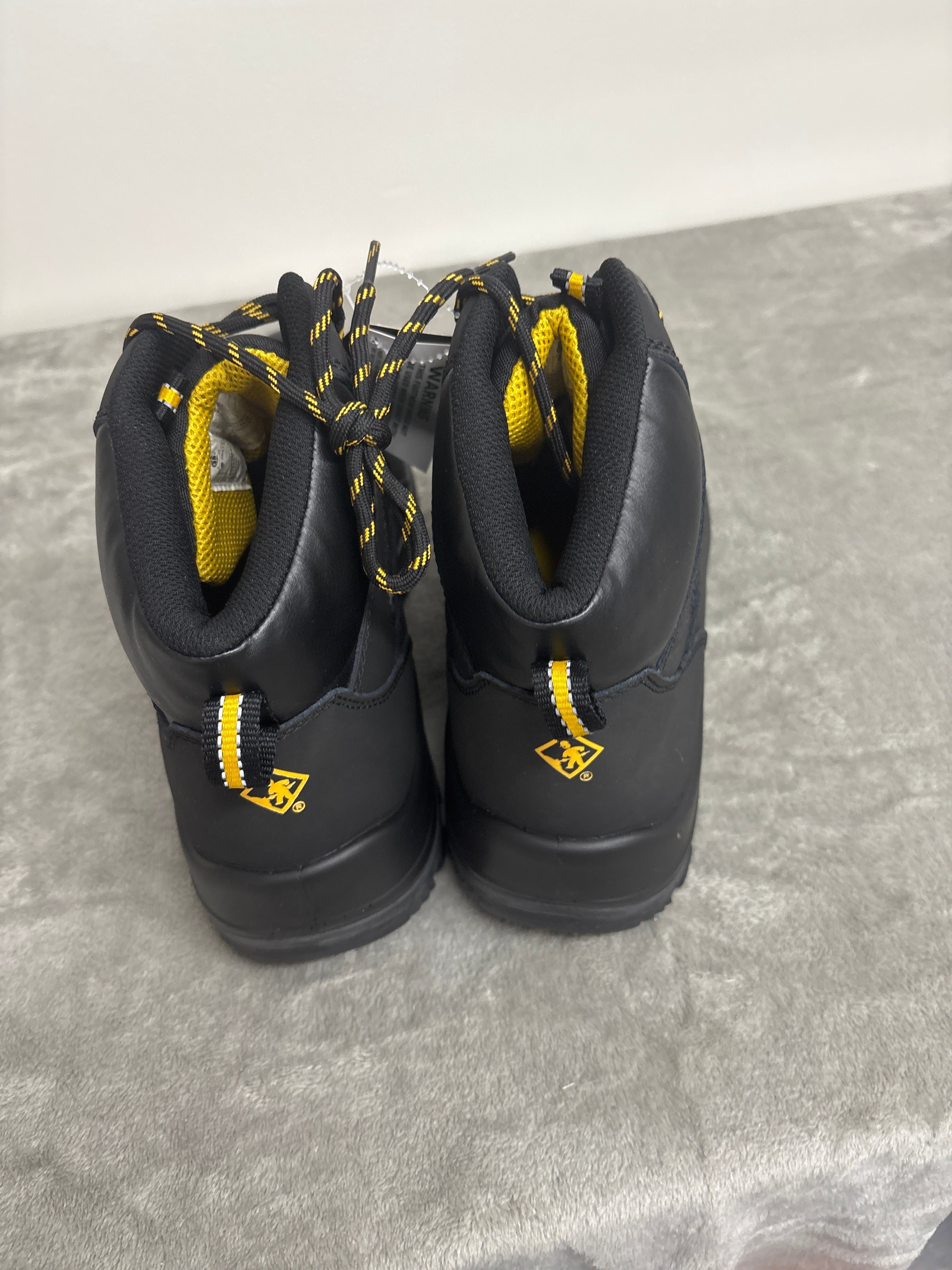 Terra Findlay 13 CSA Black composite safety toe.