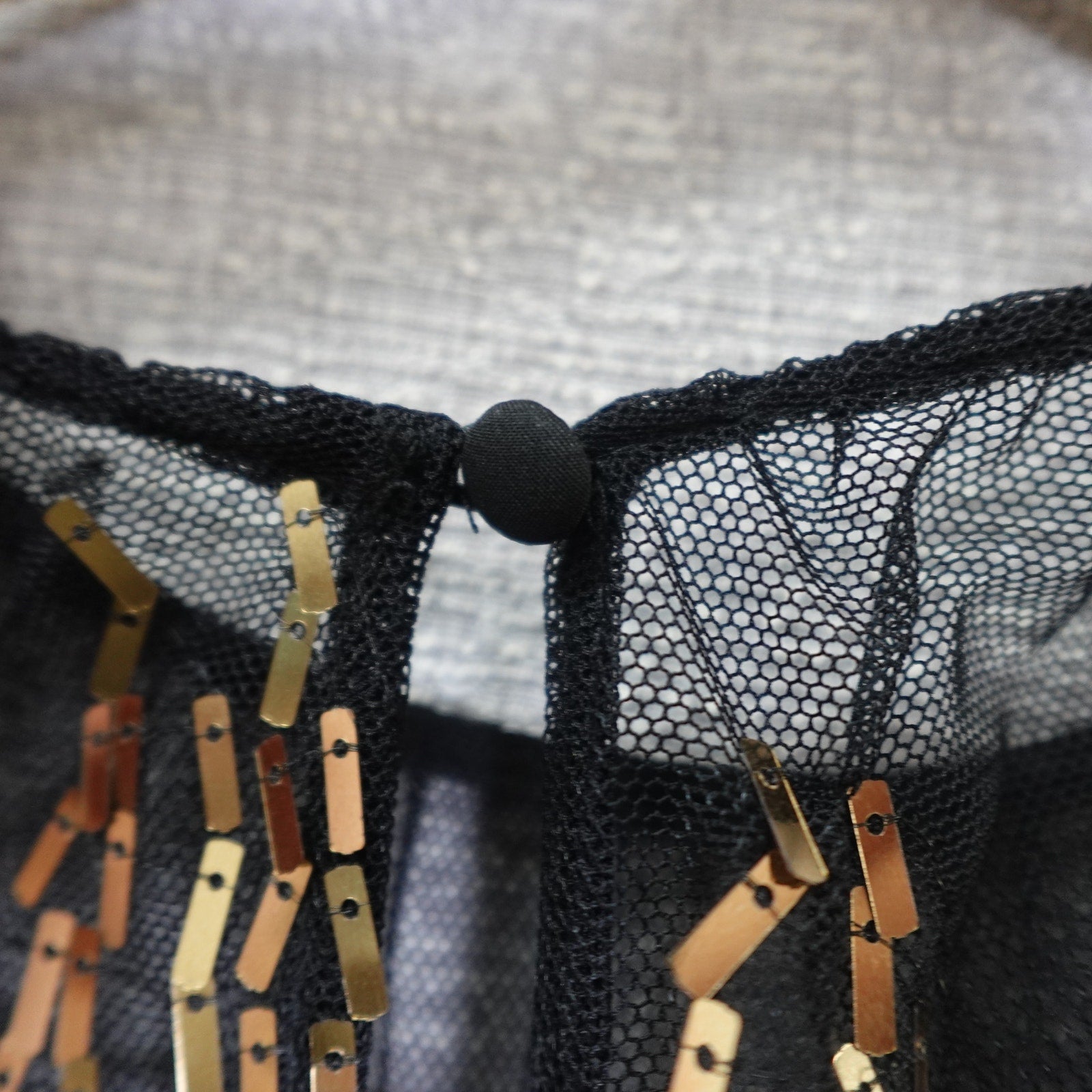 Vince Camuto Size 0 sequin illusion-neck midi dress in black and gold