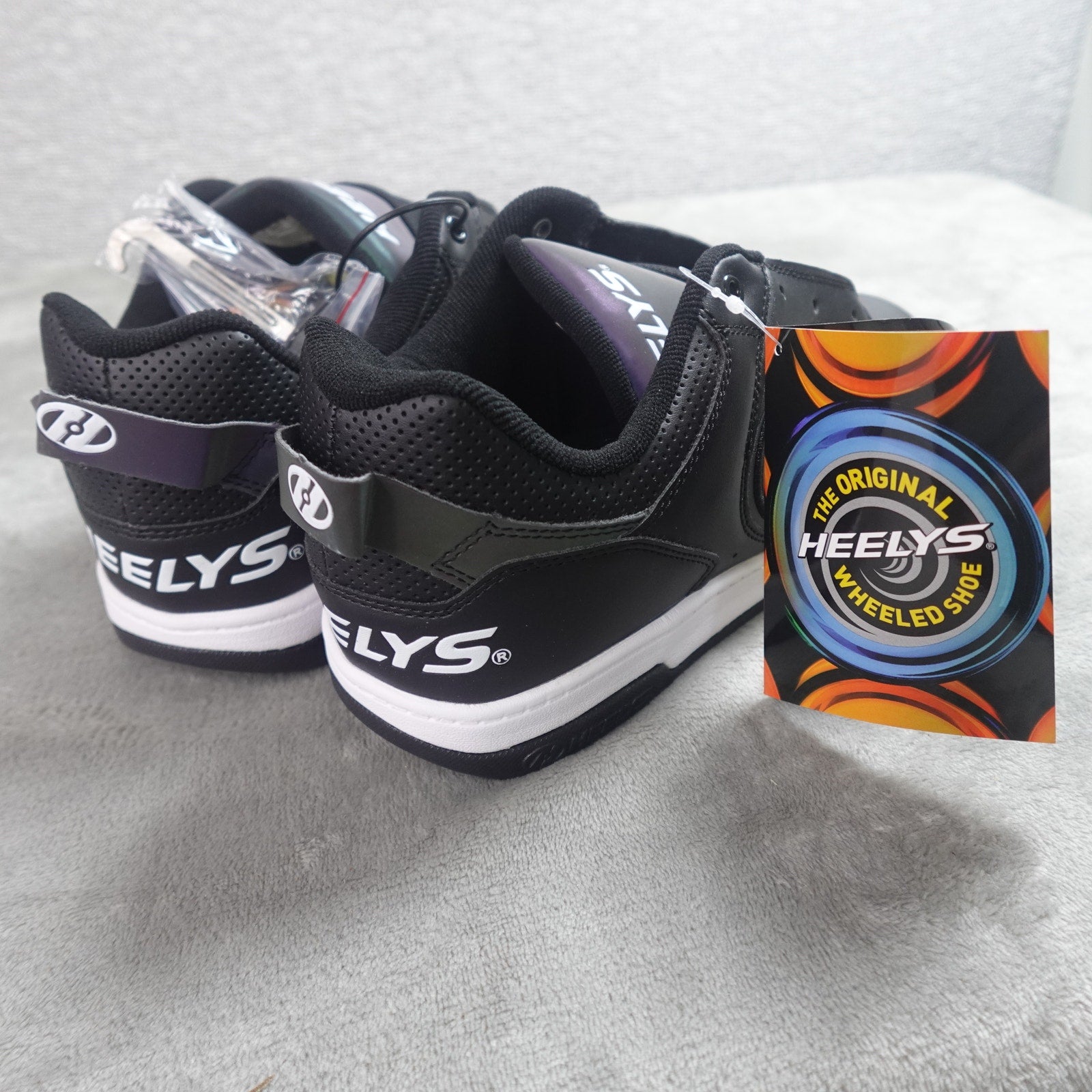 Heelys Voyager Black Reflective Black Men's Size 10 HE100330M Wheeled Shoes