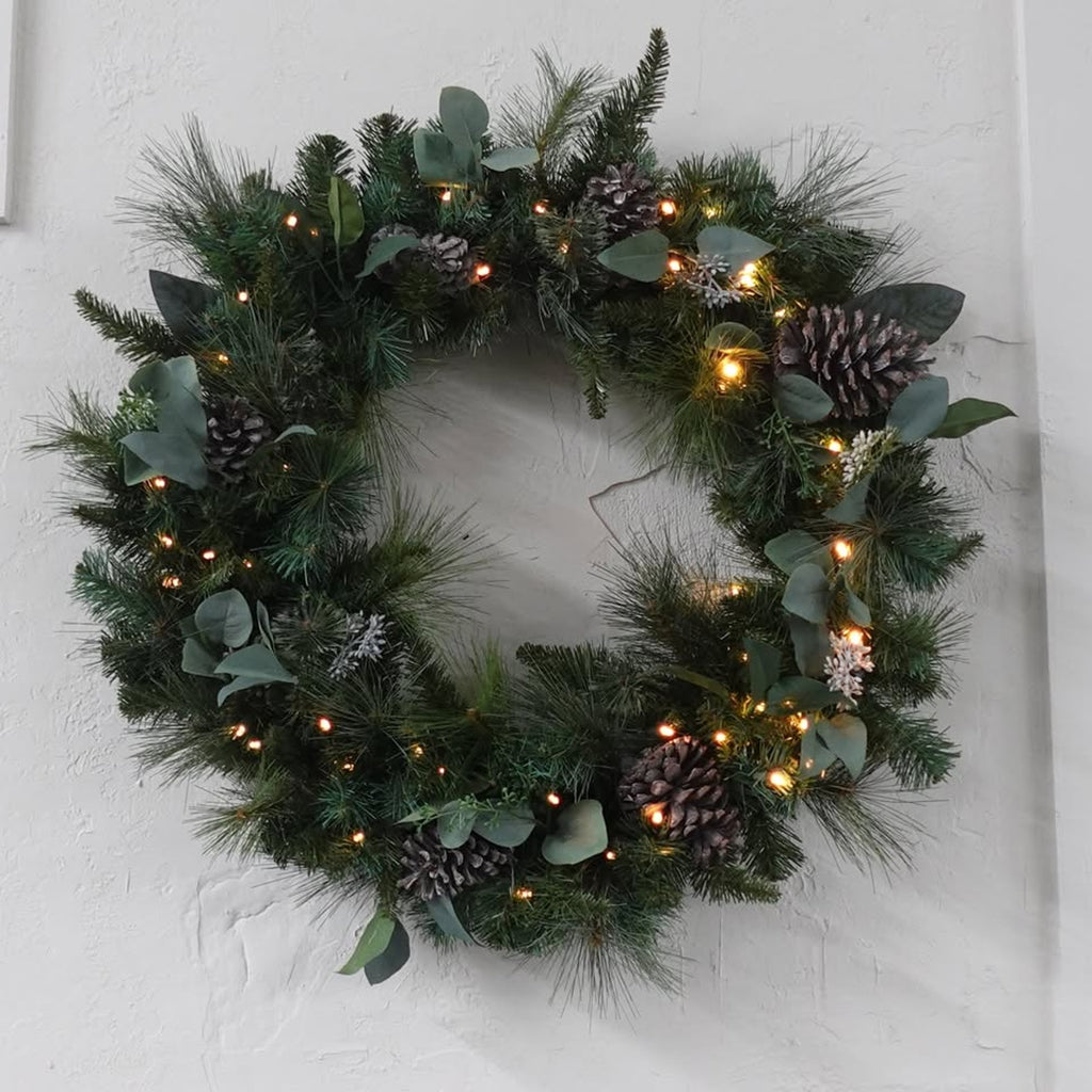81 cm (32 in.) Pre-Lit Wreath with 50 Battery Operated LED Lights