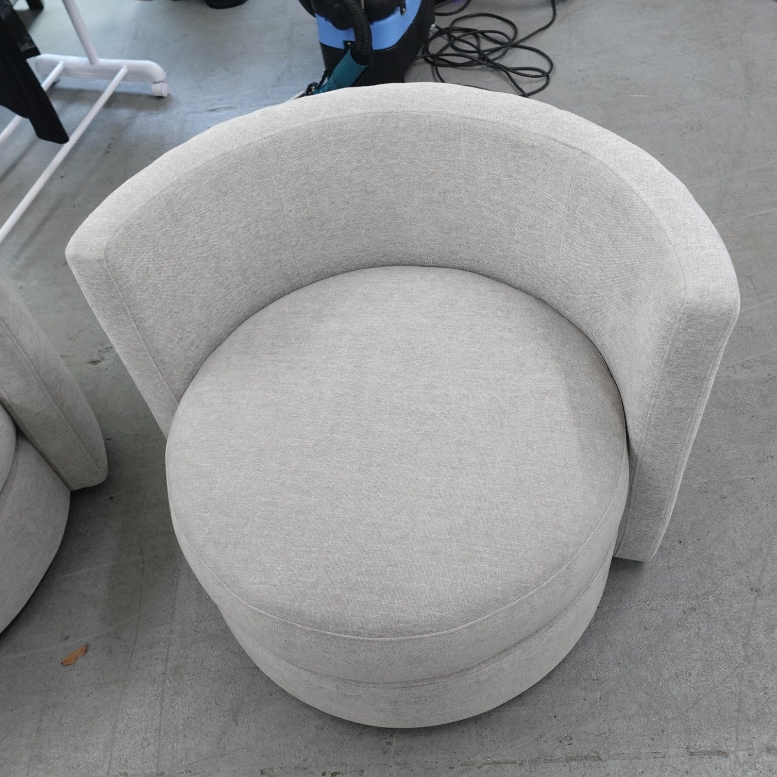 NEW Thomasville Davos Swivel Accent Chair Gray Upholstered Barrel Chair