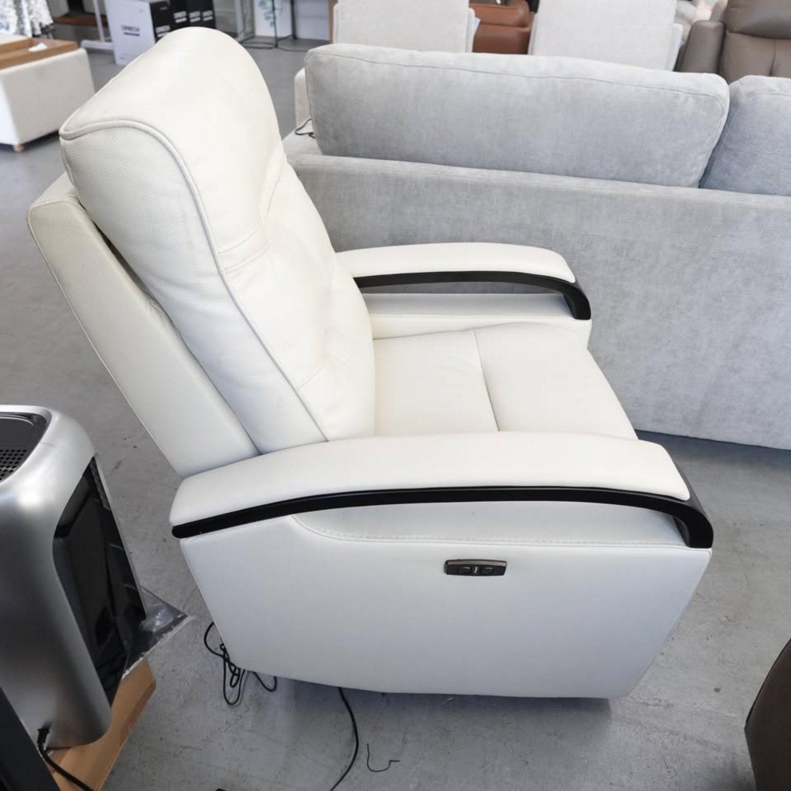 Canmore Leather Power Recliner with Power Headrest