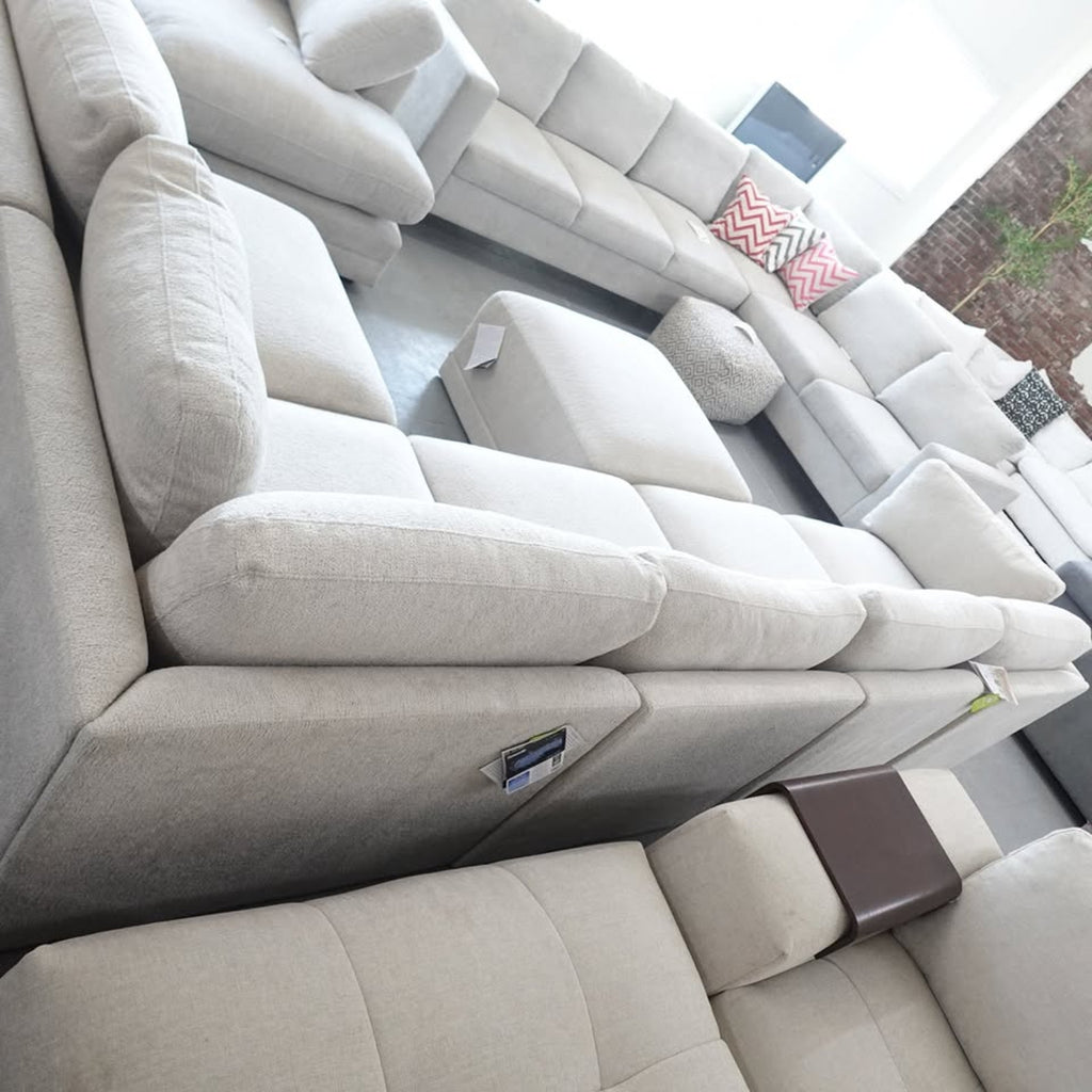 Thomasville Fallon Modular Sectional 6-piece Cream with Ottoman