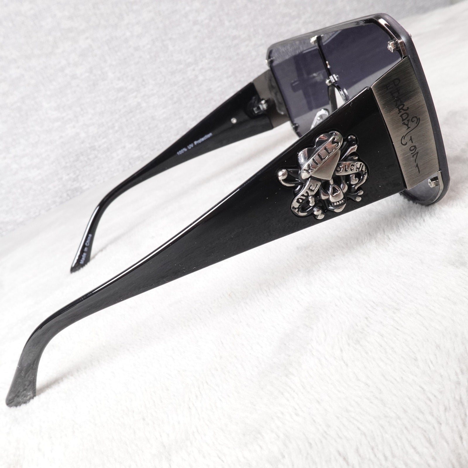 Ed Hardy Fatal Attraction Shield Sunglasses Skull Crossbones Y2K UV400 NEW