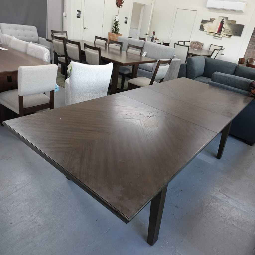 Thomasville Anacortes Dining Table (Scratch & Dent)