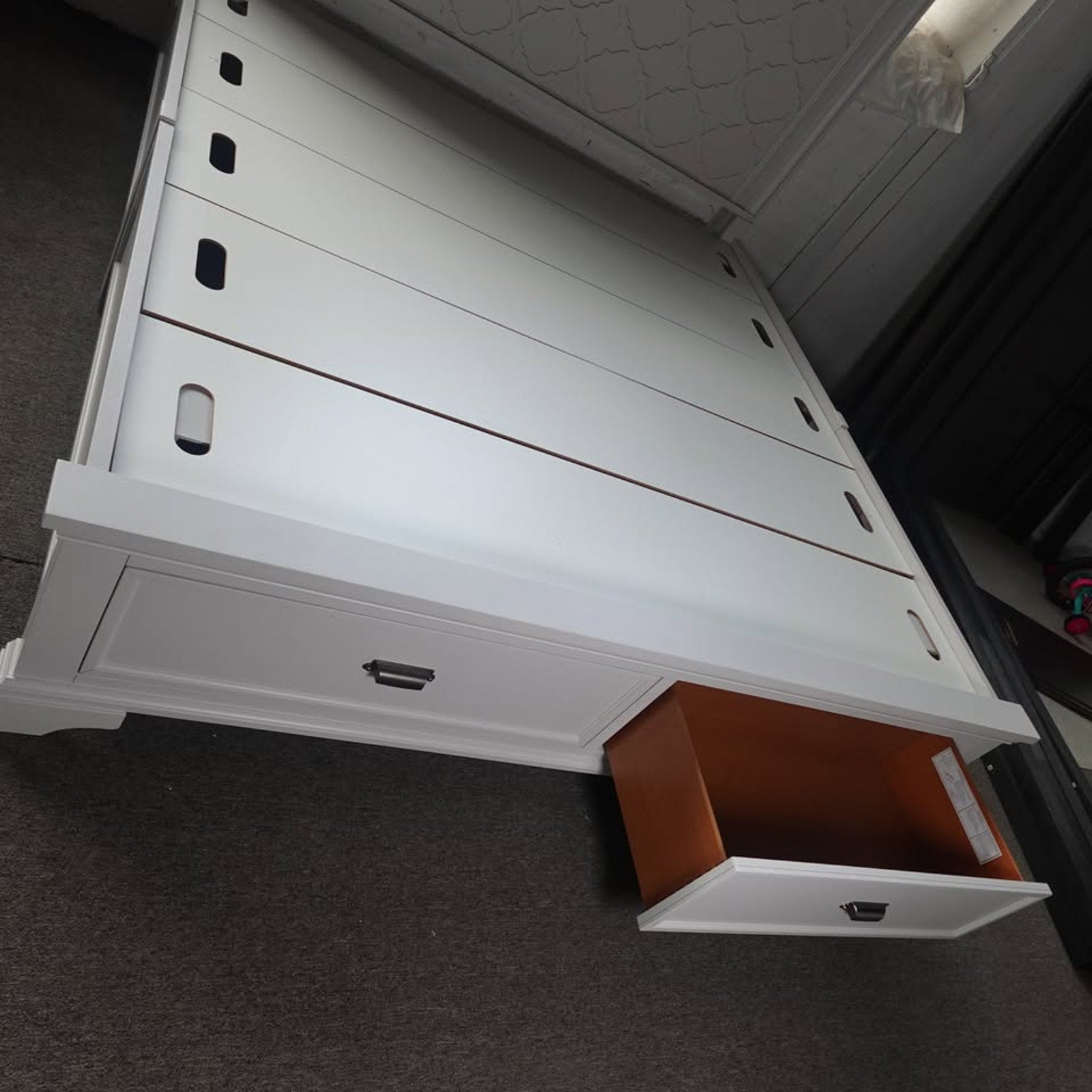 Wynne Storage Bedroom Set Bed, Chest & Nightstand - King