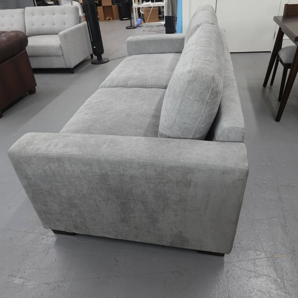 Henredon Skye Sofa with 2 Power Footrests