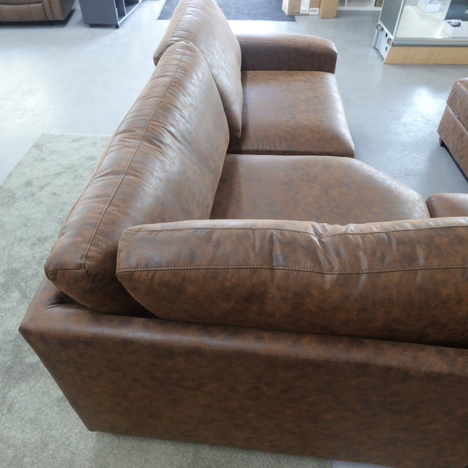 Leon 5-piece Fabric Sectional with Storage Ottoman