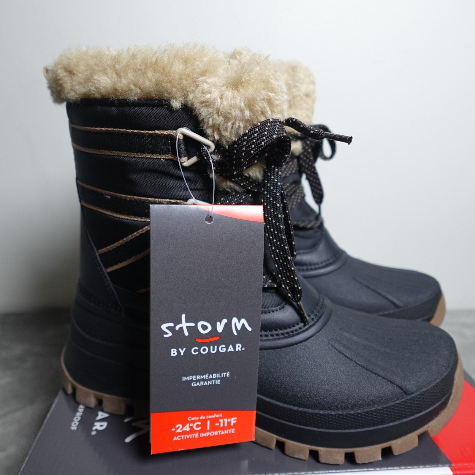 New Cougar Fresno Women’s Black Nylon Lace‑Up Snow Boots Size 8M Faux Fur Waterp