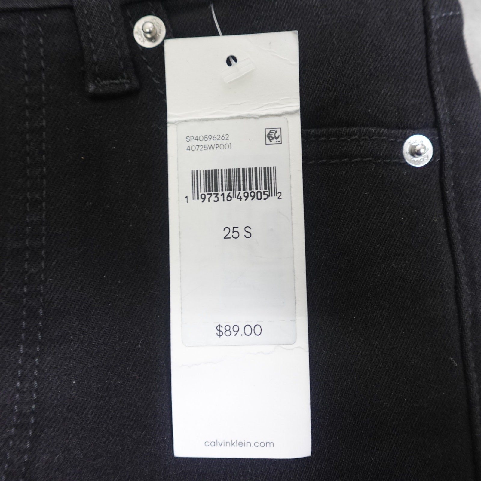 Calvin Klein Jeans Women's Original High Rise Skinny Black Denim- W25 Short