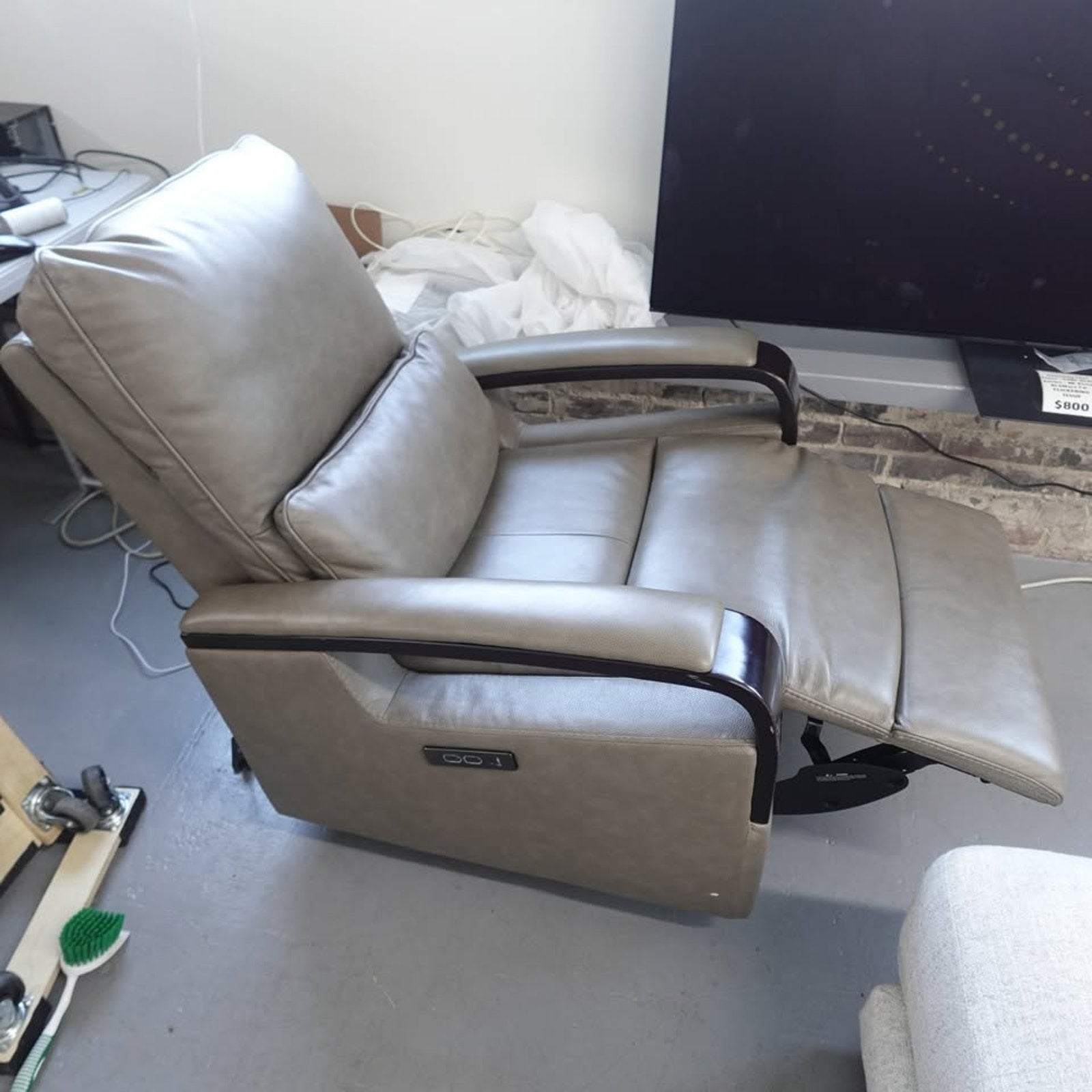 Shayne Leather Power Recliner with Power Headrest