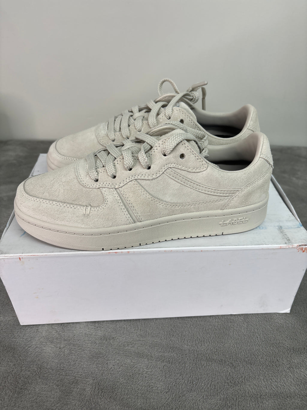 Label  whit sneakers