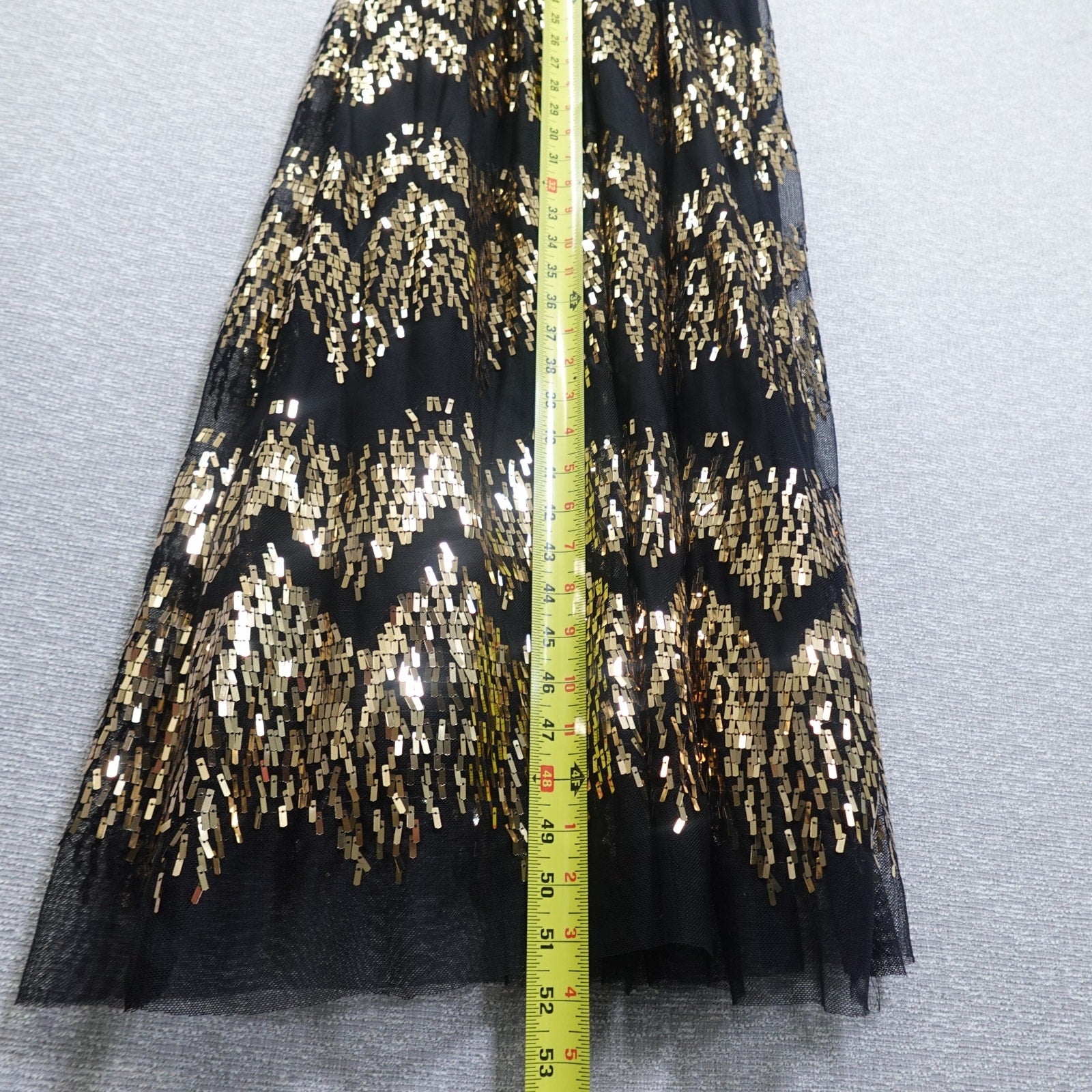 Vince Camuto Size 2 sequin illusion-neck midi dress in black and gold