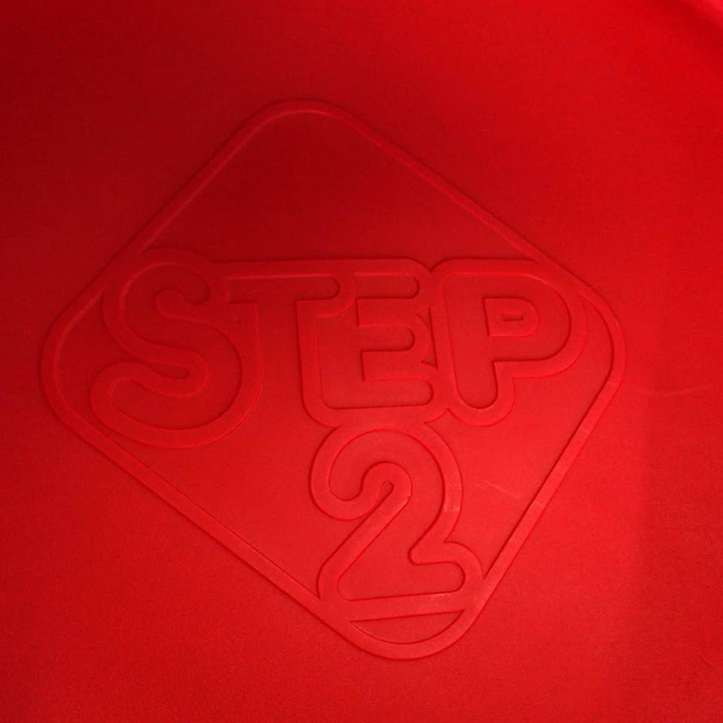 Step 2 Crabbie Sandbox - Resin 16" x 47.5" Red