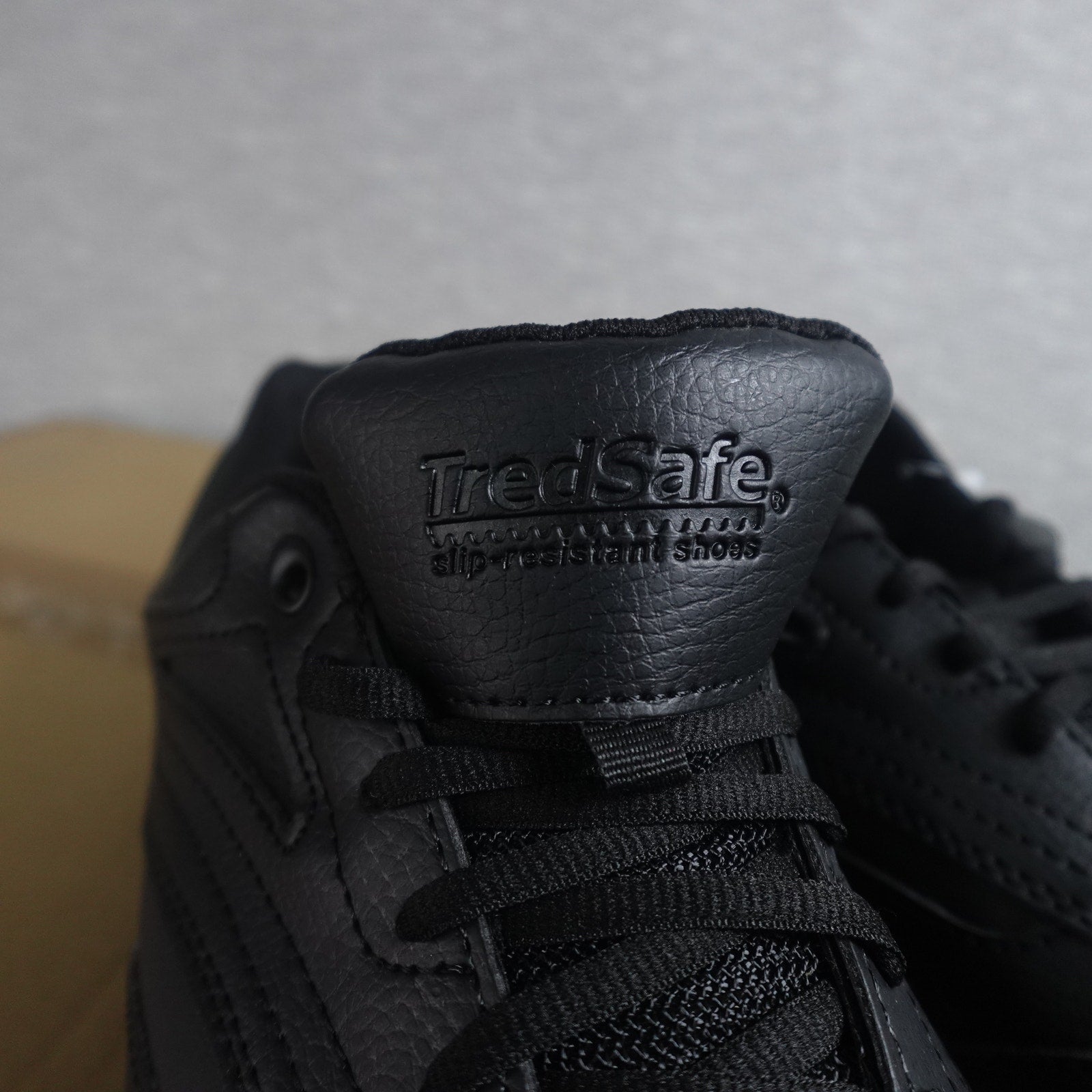 Lot of 6 Tredsafe Dustin Men's Slip Resistant Work Shoes Black Size 11W New