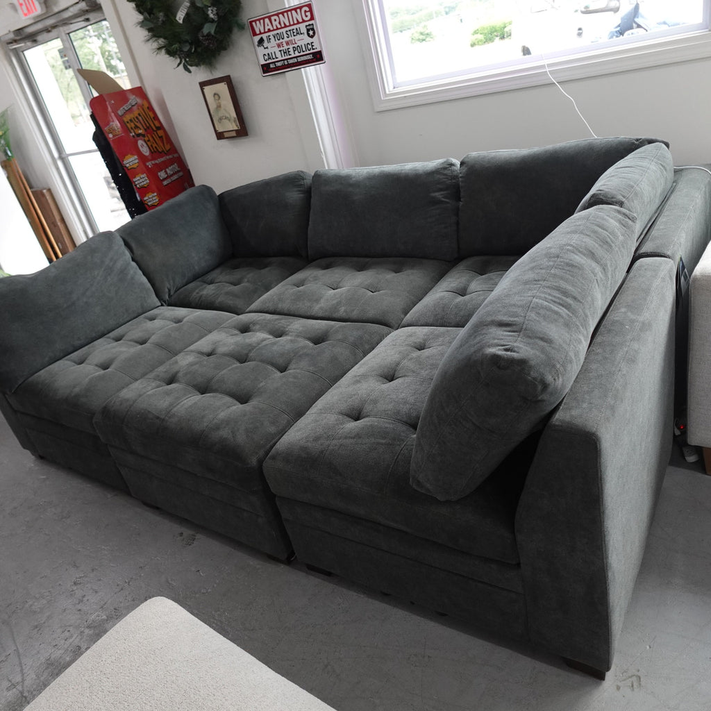 Pet-Preowned Thomasville Tisdale Modular Sectional 6-piece Dark Gray w/ Storage Ottoman