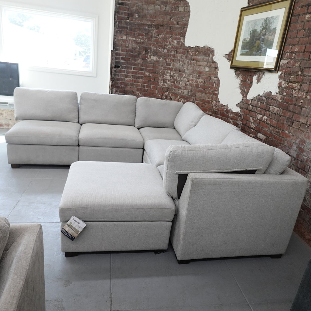 Thomasville Rockford 6-piece Fabric Modular Sectional