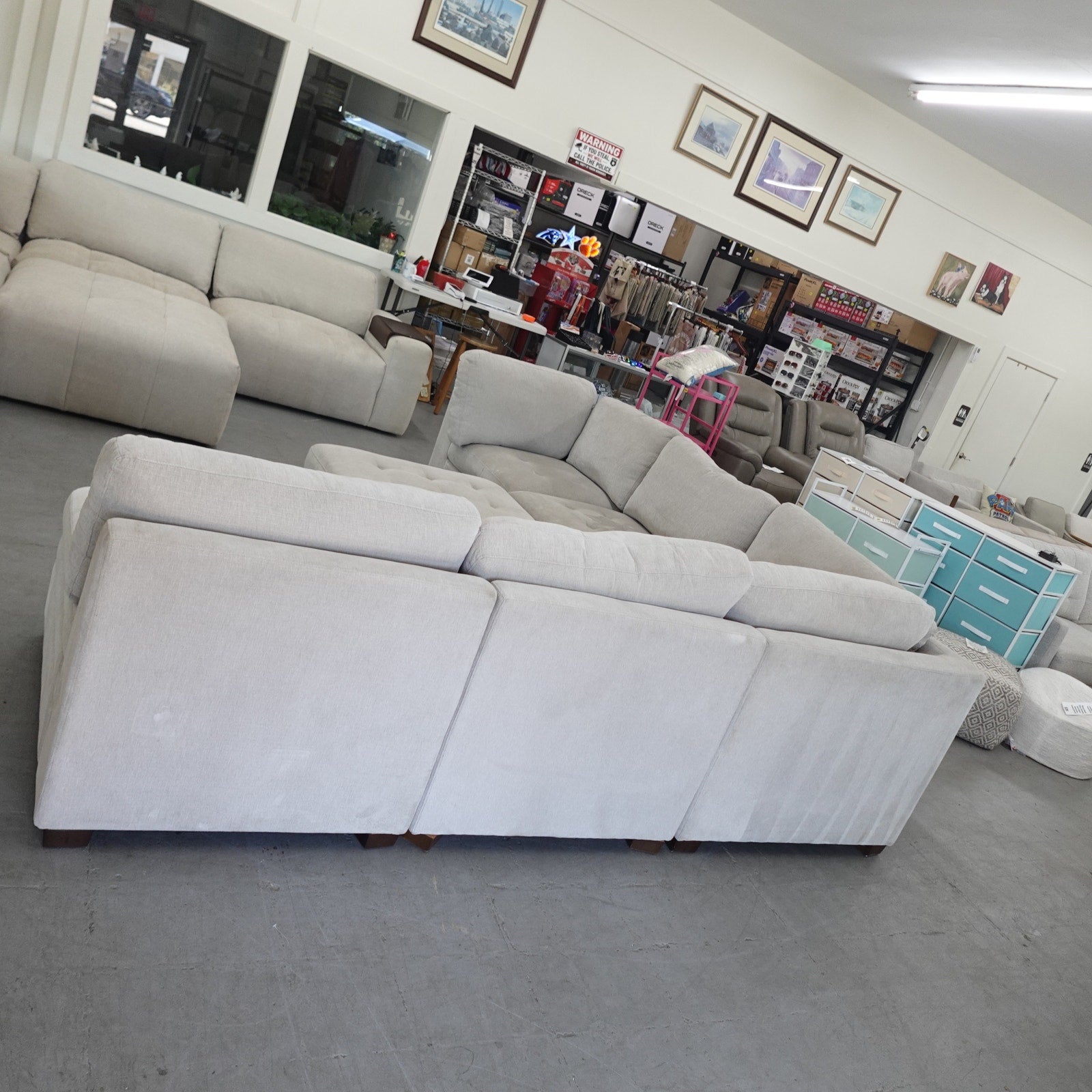 Thomasville Tisdale Modular Sectional 6-piece Beige with Storage Ottoman