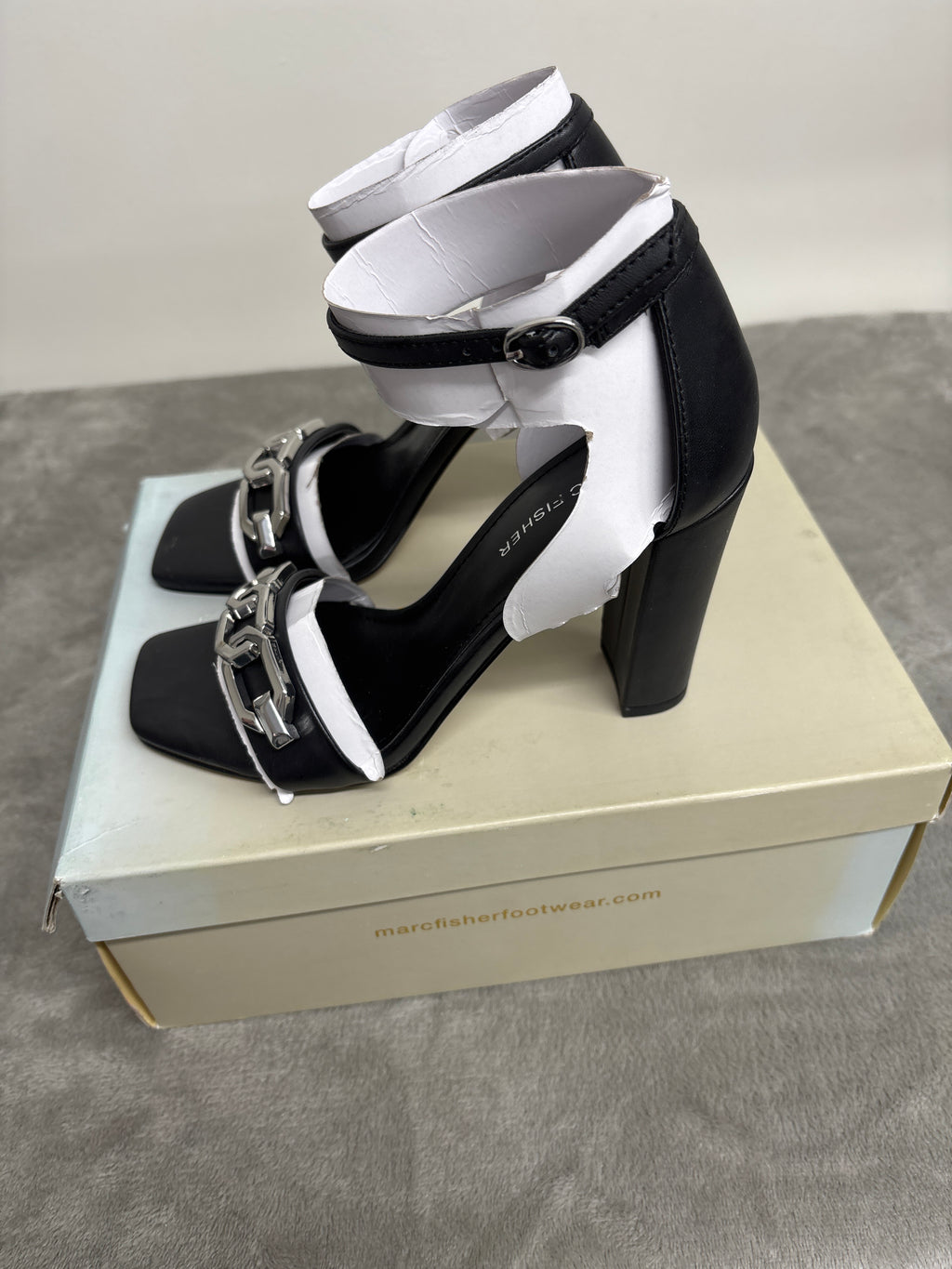 Marc Fisher WINNIA Women's Black Heeled Sandals Size 6M New