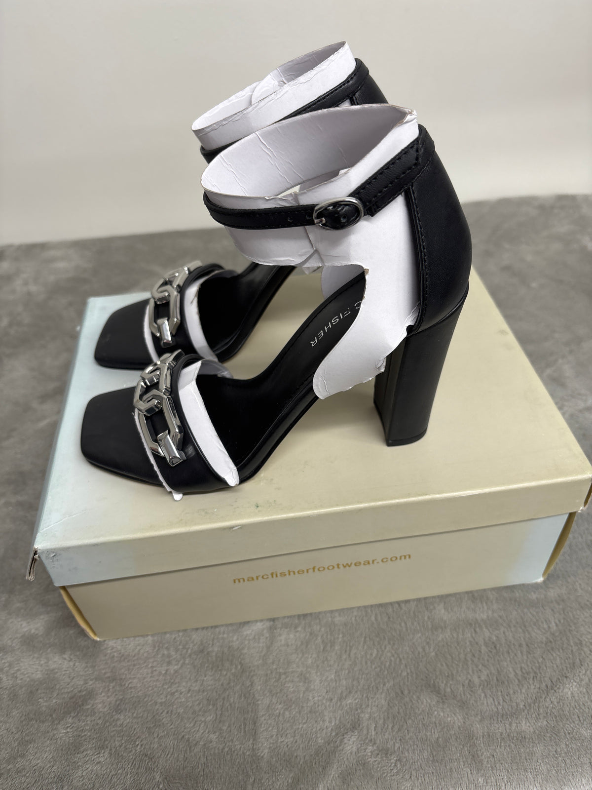 Marc Fisher WINNIA Women's Black Heeled Sandals Size 6M New