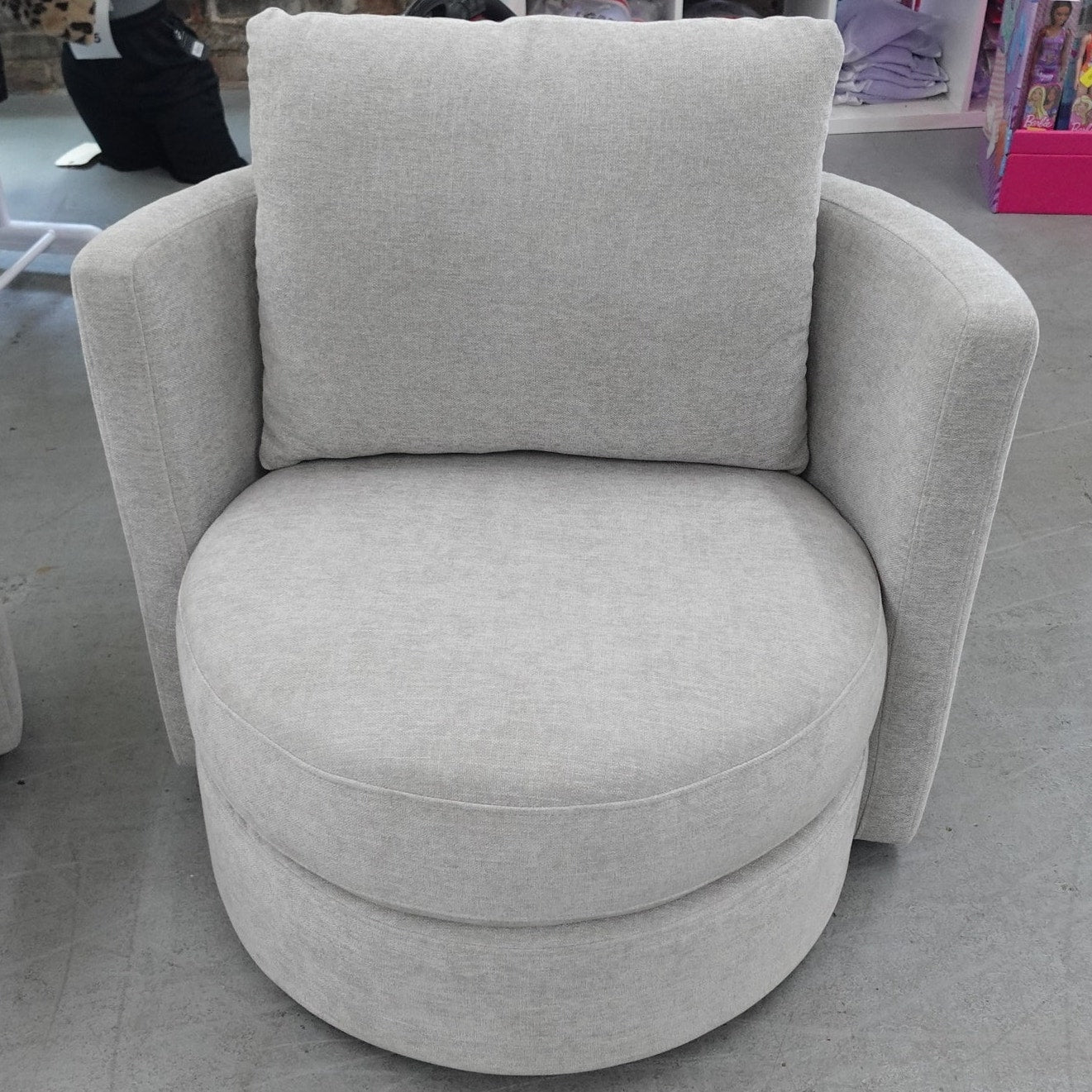 NEW Thomasville Davos Swivel Accent Chair Gray Upholstered Barrel Chair