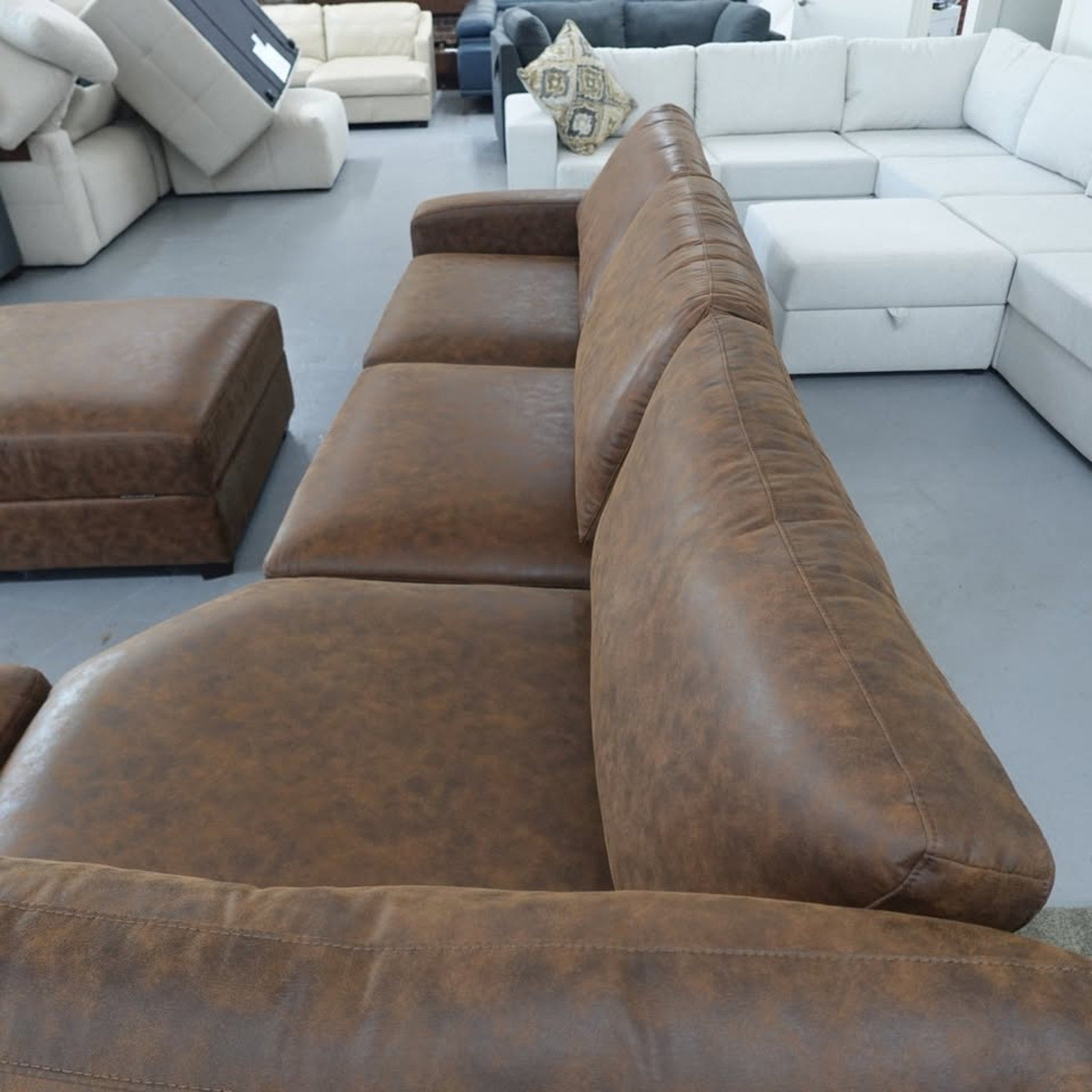 Leon 5-piece Fabric Sectional with Storage Ottoman