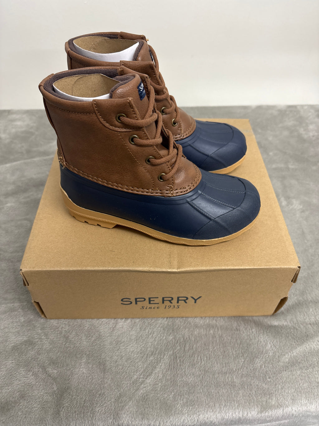 Sperry Port Duck Boots Boys Size 13M Tan Navy SCK263661