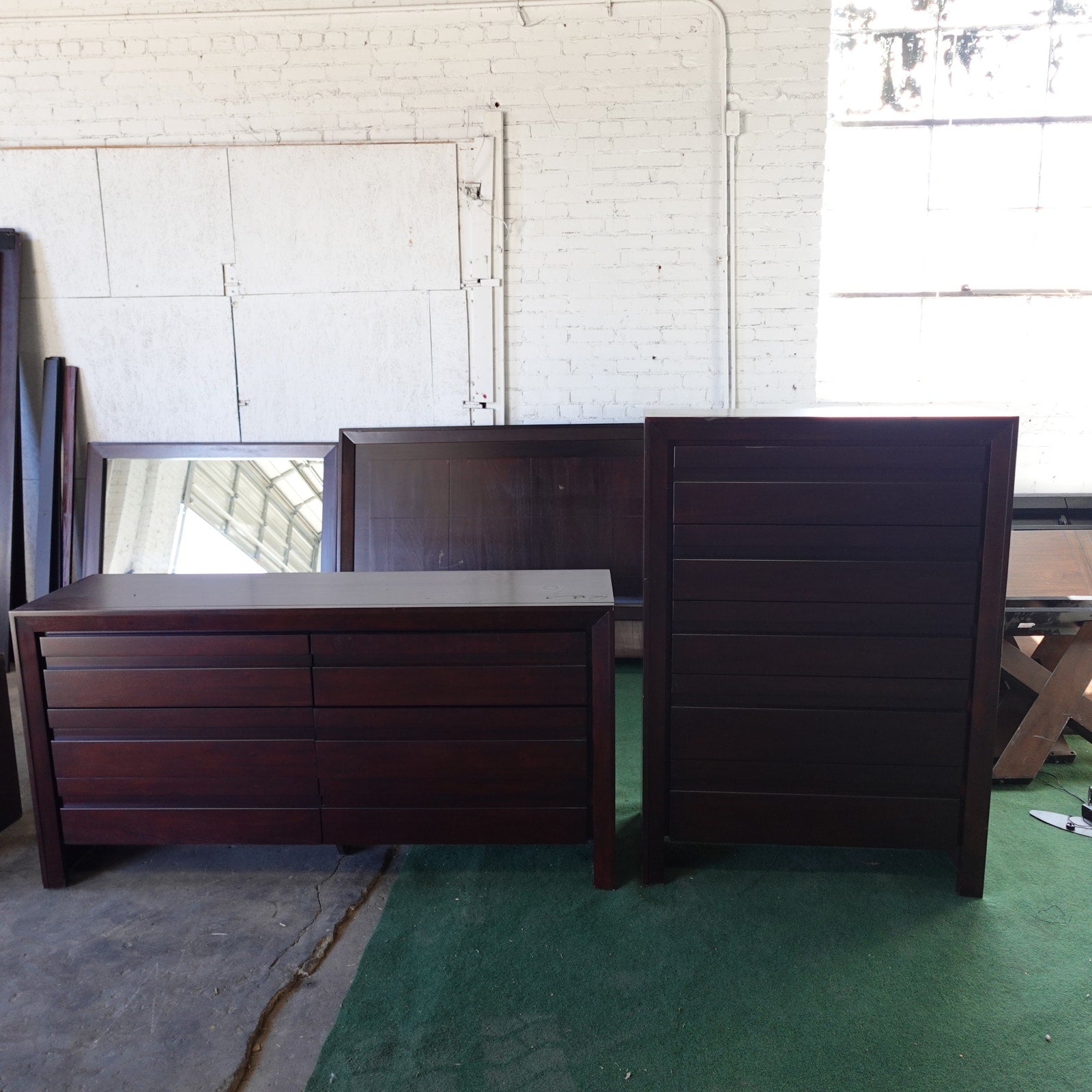 Used/Demo Wakefield King Bedroom Collection