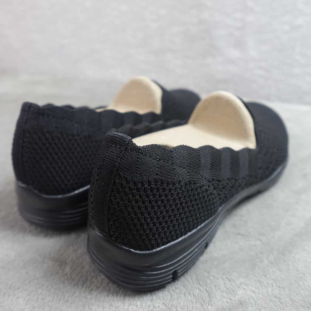 Skechers Seager Stat Women's Size 7.5 Slip On Walking Shoes Black 49481 BBK New