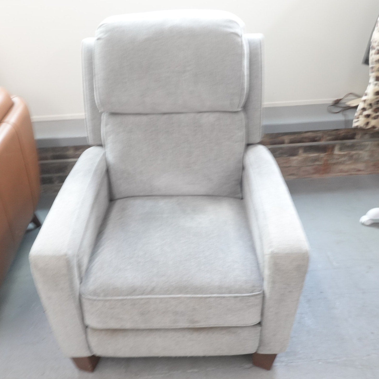 Synergy Home Wessen Pushback Recliner Chair Gray Fabric Accent Recliner New